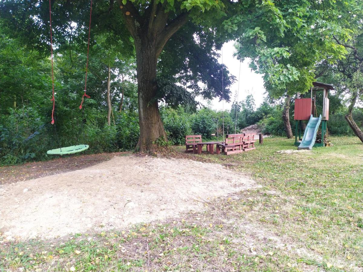 Apartament W Domu Na Wsi Tomaszów Lubelski Buitenkant foto