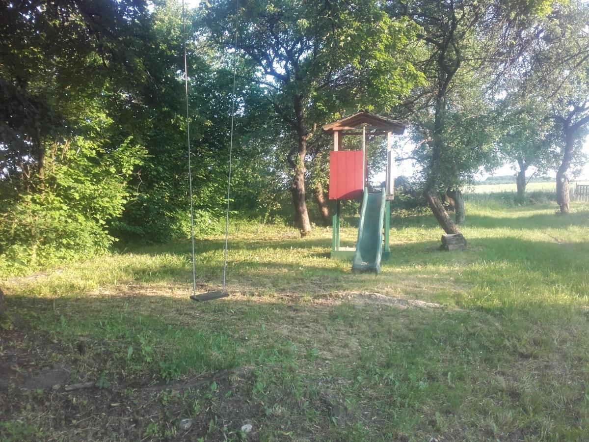 Apartament W Domu Na Wsi Tomaszów Lubelski Buitenkant foto